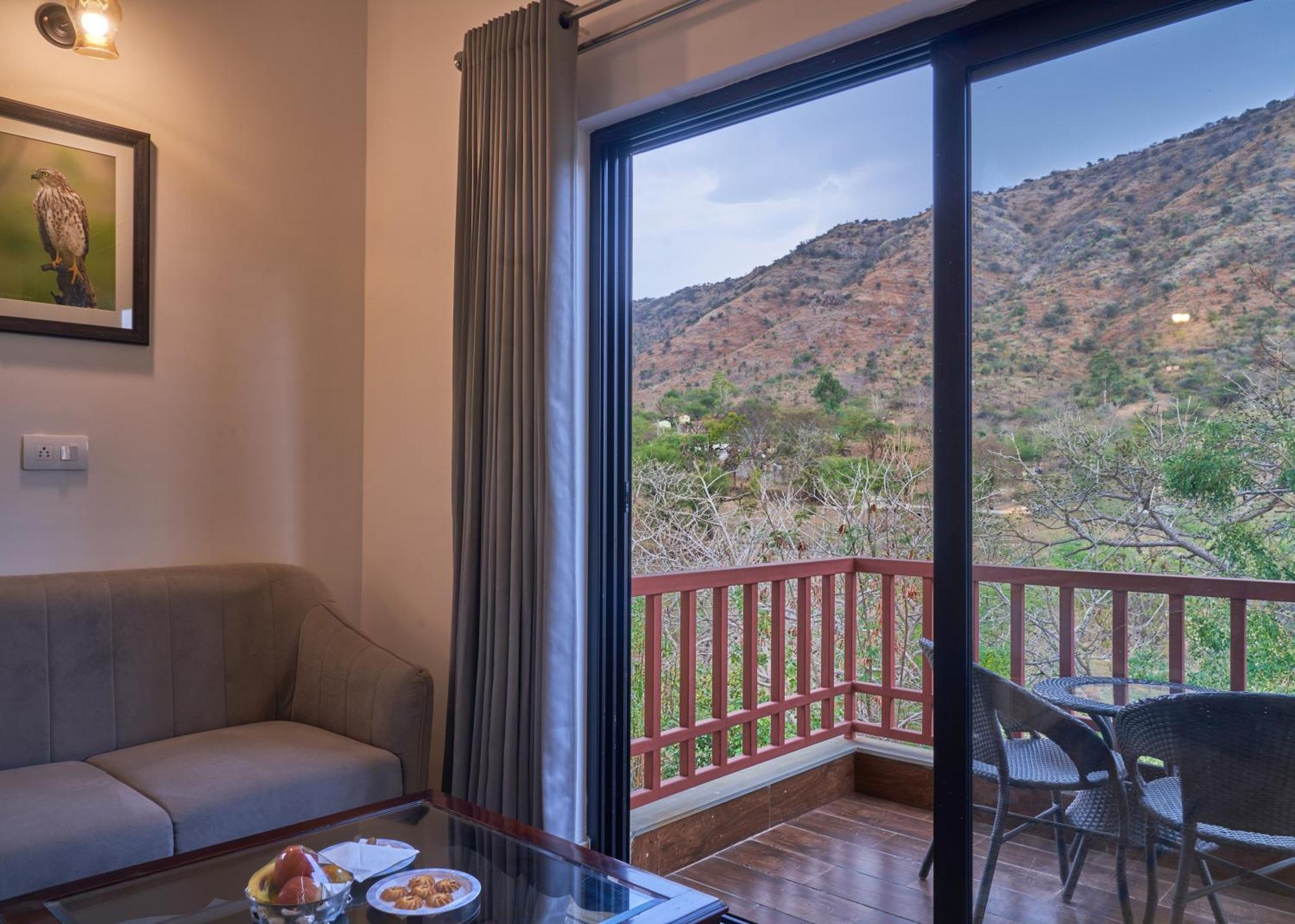 The Hunting Lodge Resort Udaipur - Villas & Pool Dabok Ngoại thất bức ảnh